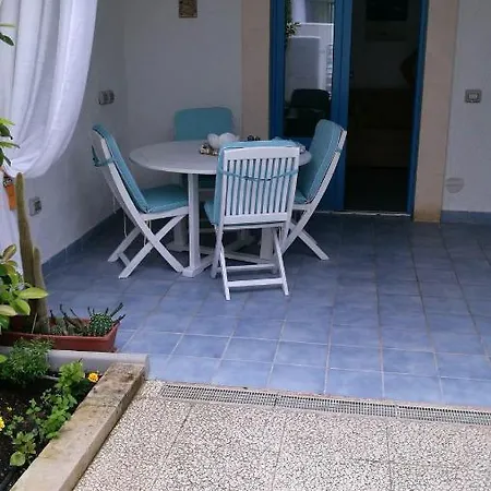 House With 2 Bedrooms In With Shared Pool And Enclosed Garden