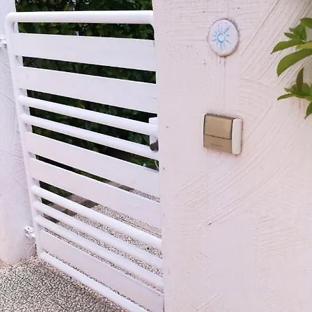 Σπίτι διακοπών House With 2 Bedrooms In With Shared Pool And Enclosed Garden *