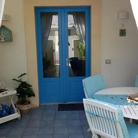 Prázdninový dům House With 2 Bedrooms In With Shared Pool And Enclosed Garden *
